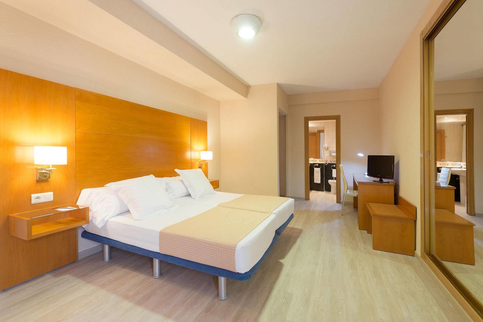 Tryp Ciudad De Alicante Hotel Exterior foto