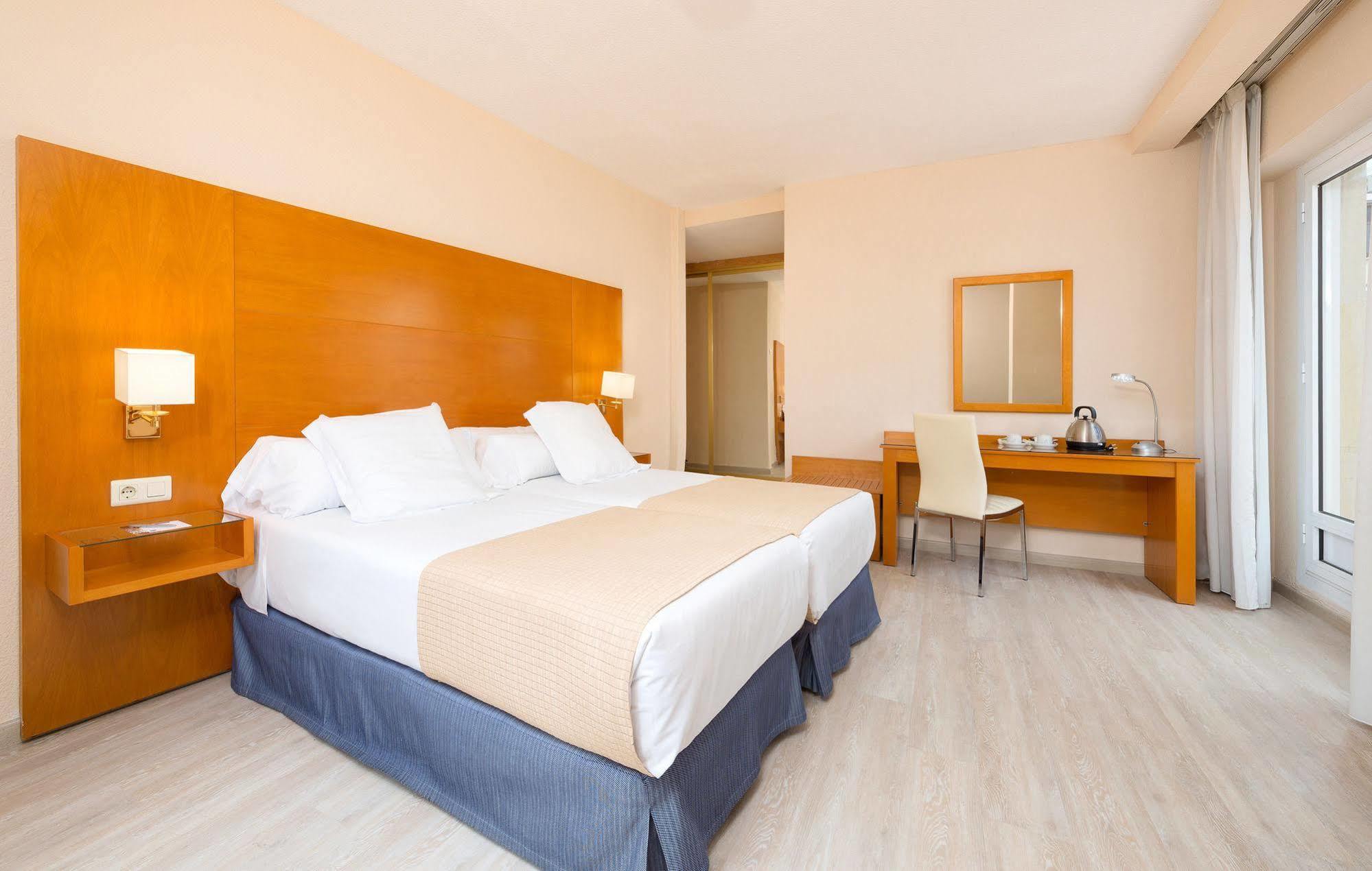 Tryp Ciudad De Alicante Hotel Exterior foto